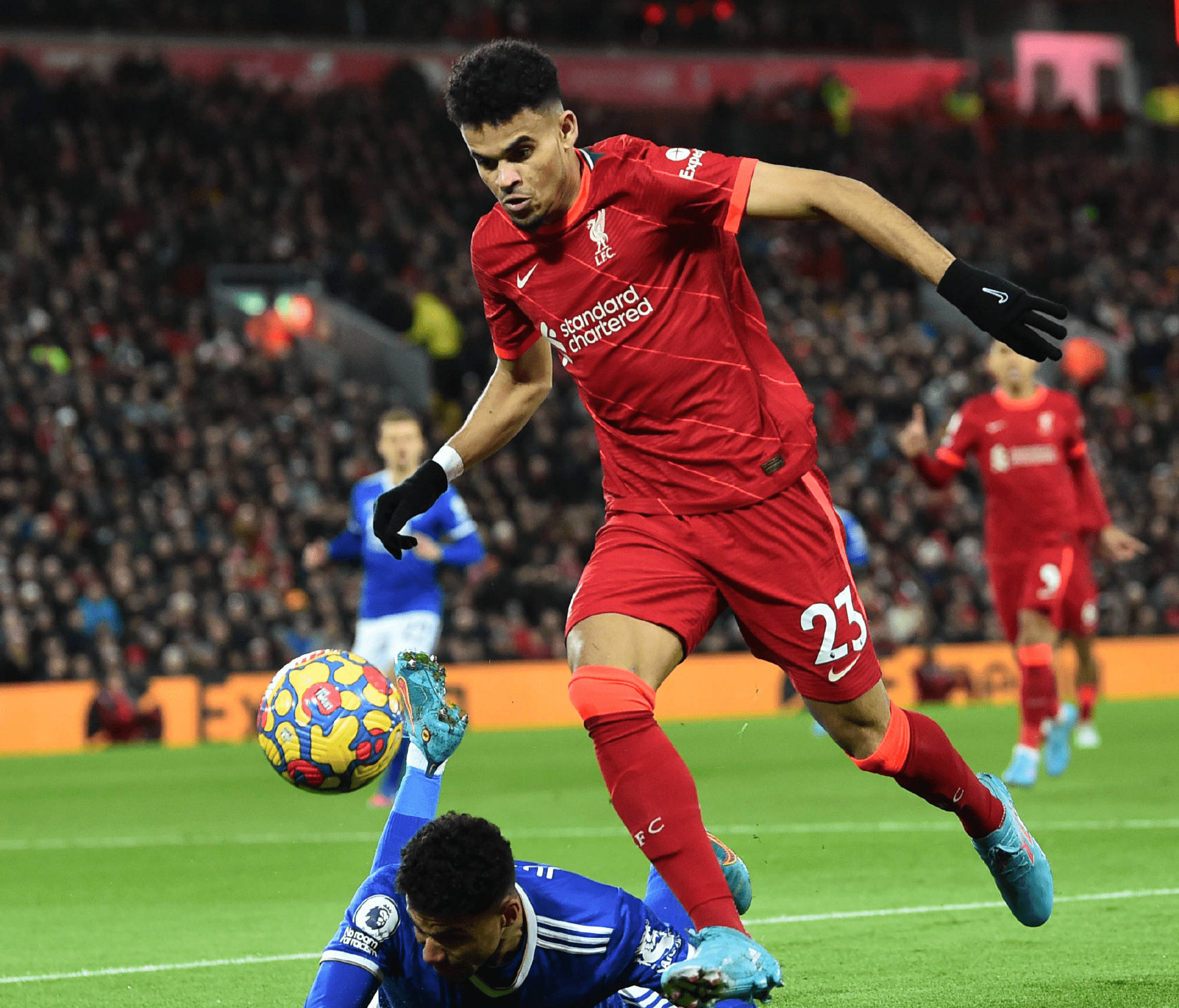 开云体育直播-利物浦后卫坚守阵地，帮助球队保持不败