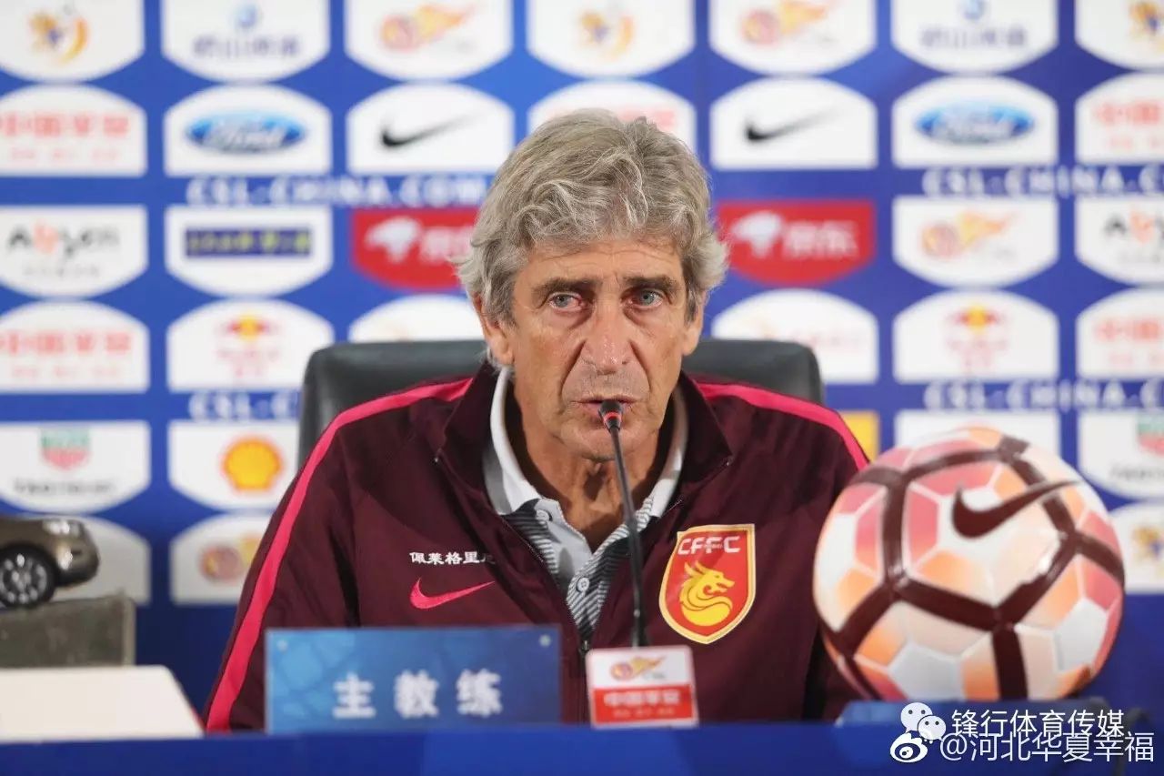 富力全队备战新一轮比赛，依靠心脏战胜对手