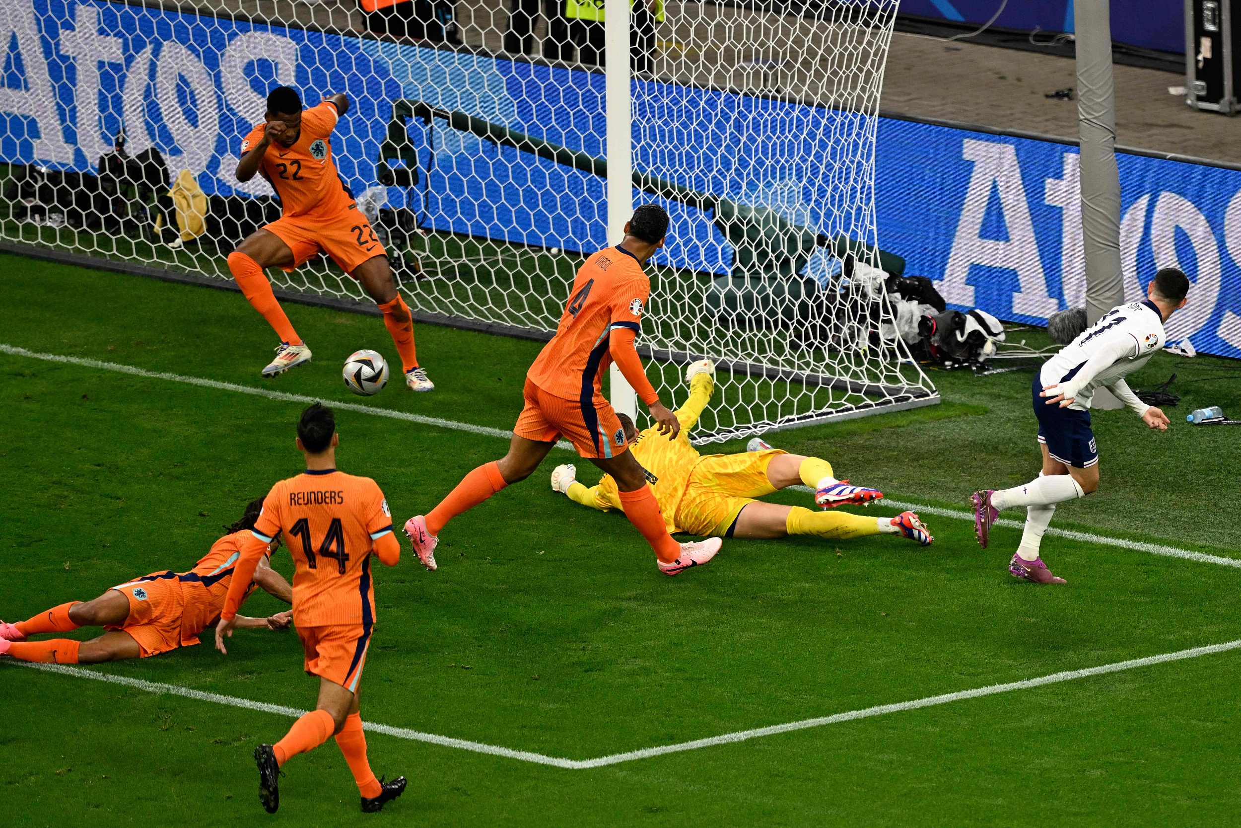 捷克队逆袭英格兰进入下一轮的简单介绍 捷克队逆袭英格兰进入下一轮的简单介绍