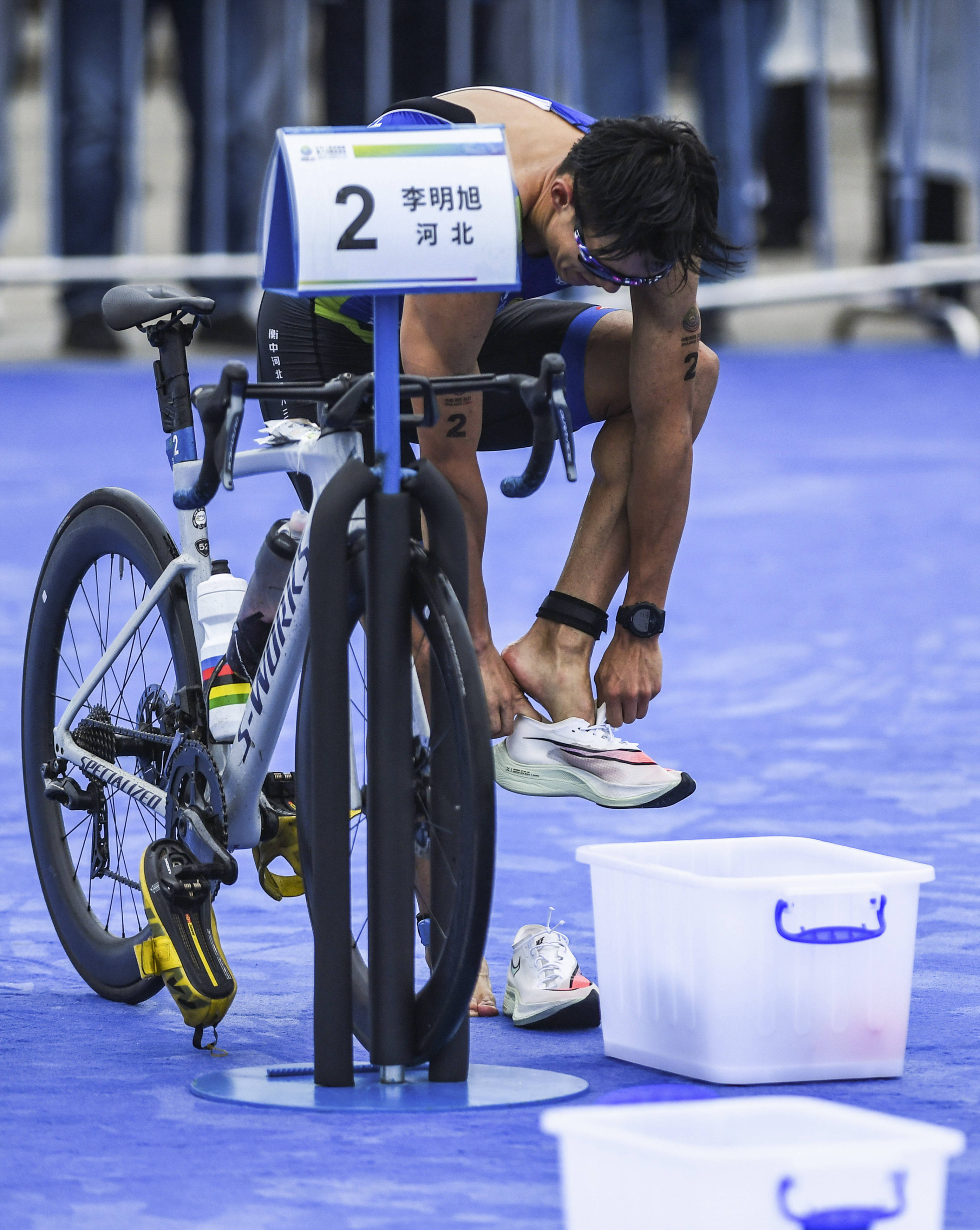 开云体育登录-新西兰铁人三项选手勇夺冠军