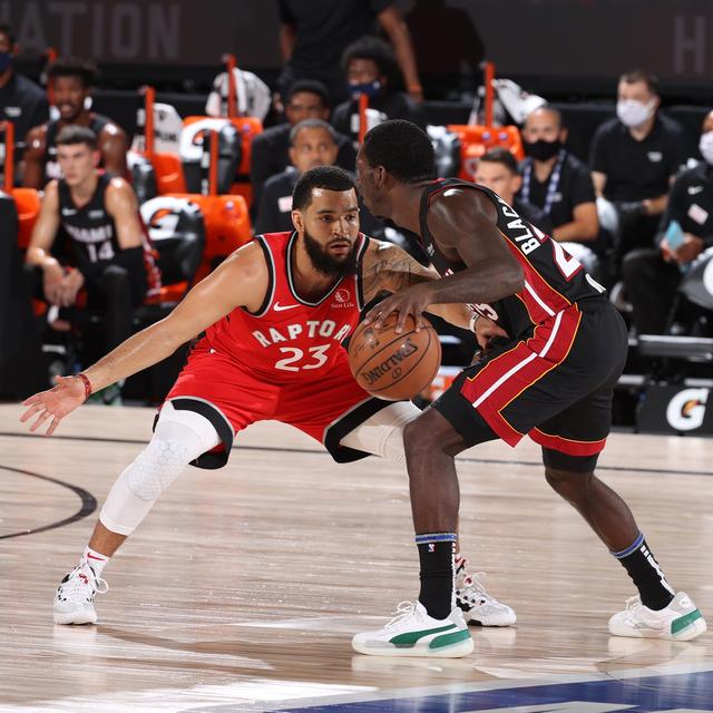 东部冠军赛在周末开始，球迷期待着精彩的比赛