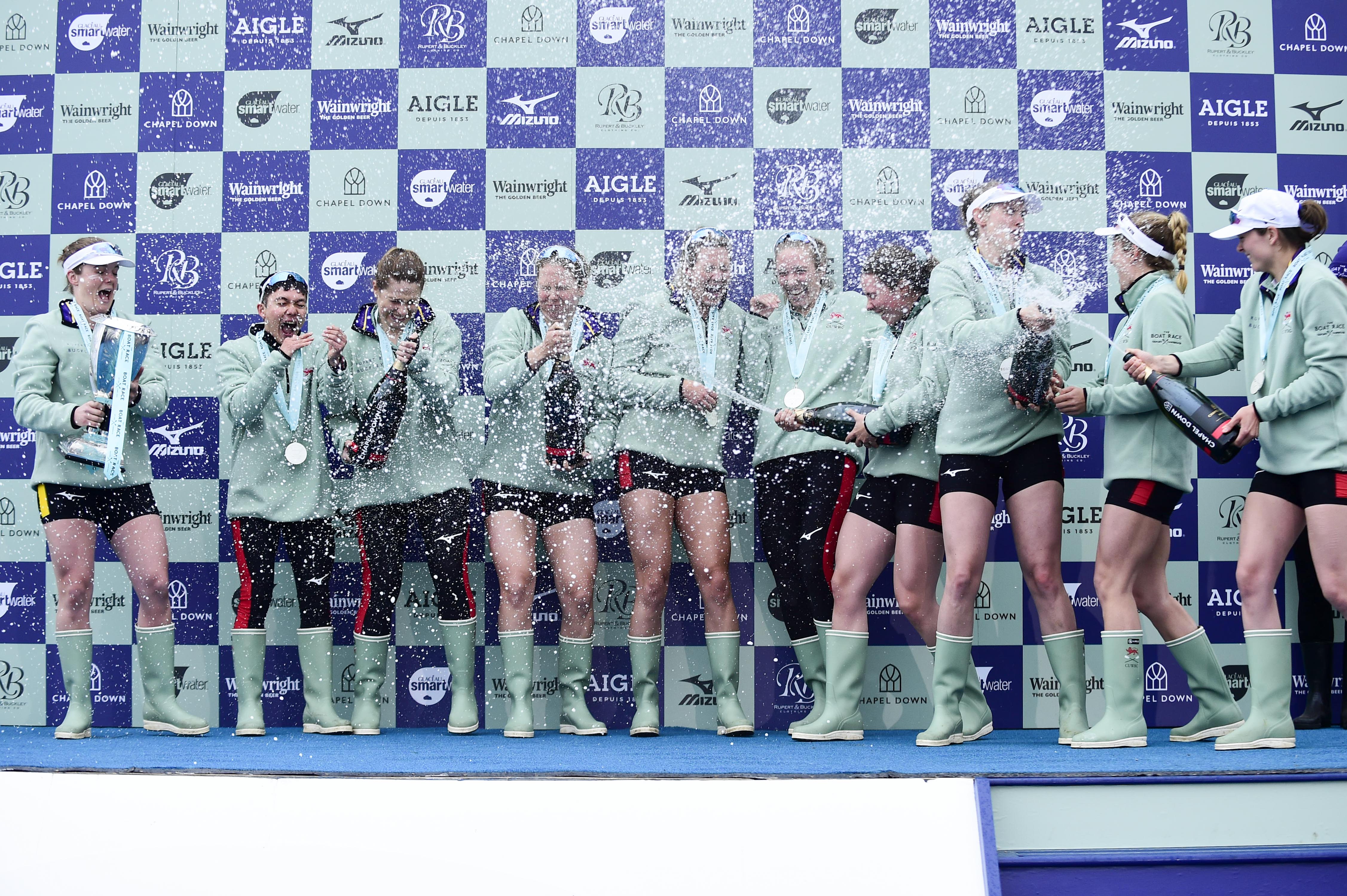 包含英国赛艇队发挥出色，勇夺残奥金牌的词条