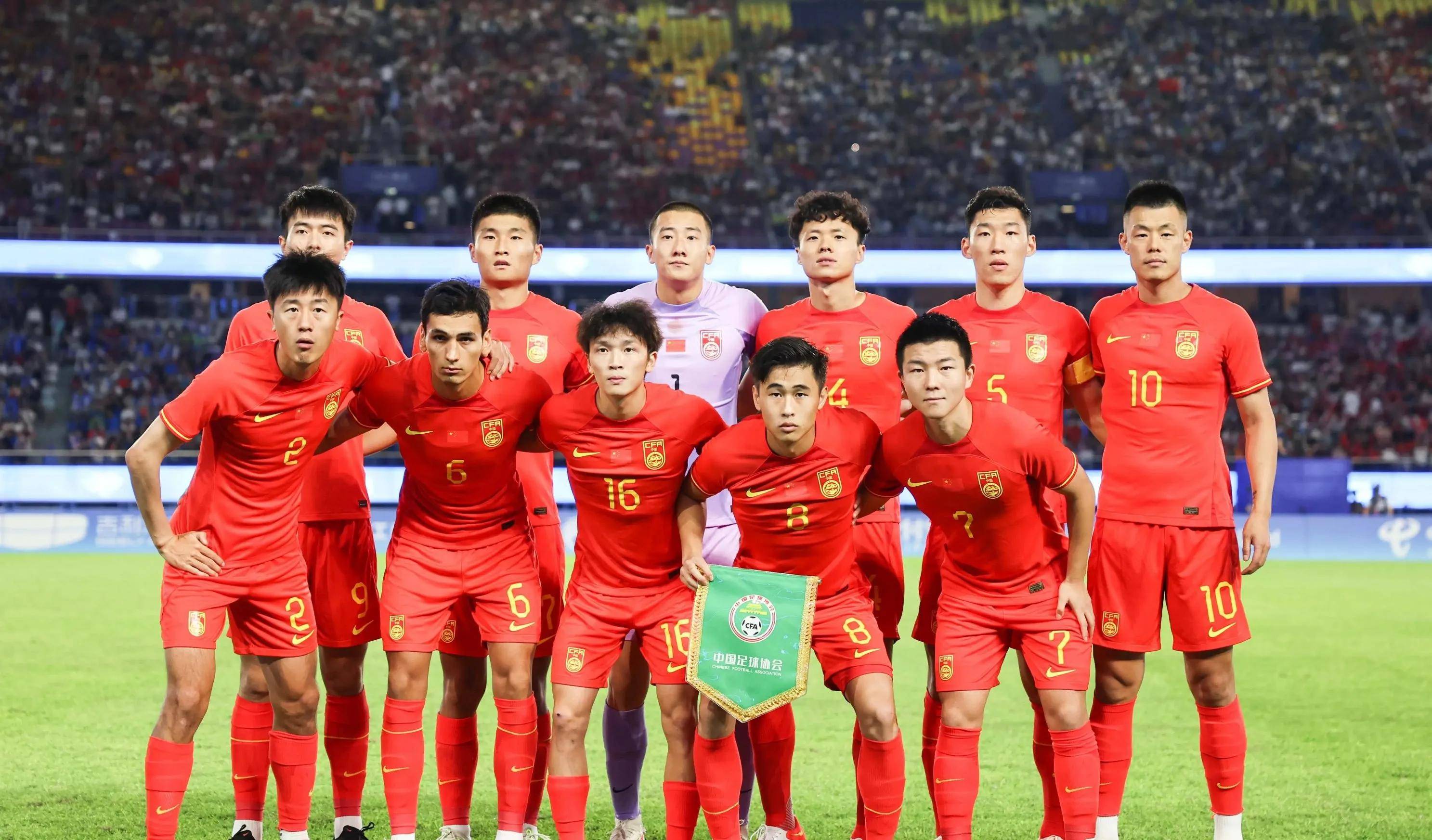 关于国内足球赛况：中国队伍在比赛中表现出色引人瞩目！的信息