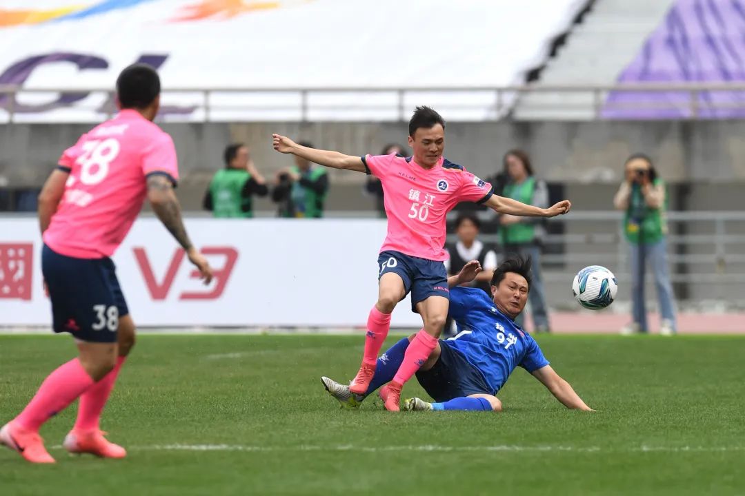 体育产业联合跨界拓展足球市场