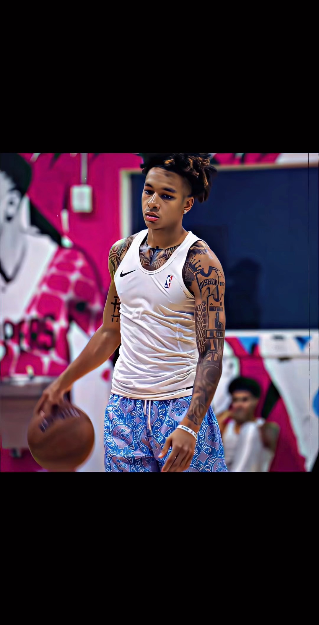 关于雷恩球员遭遇状况不佳，主教练考虑换人战术的信息