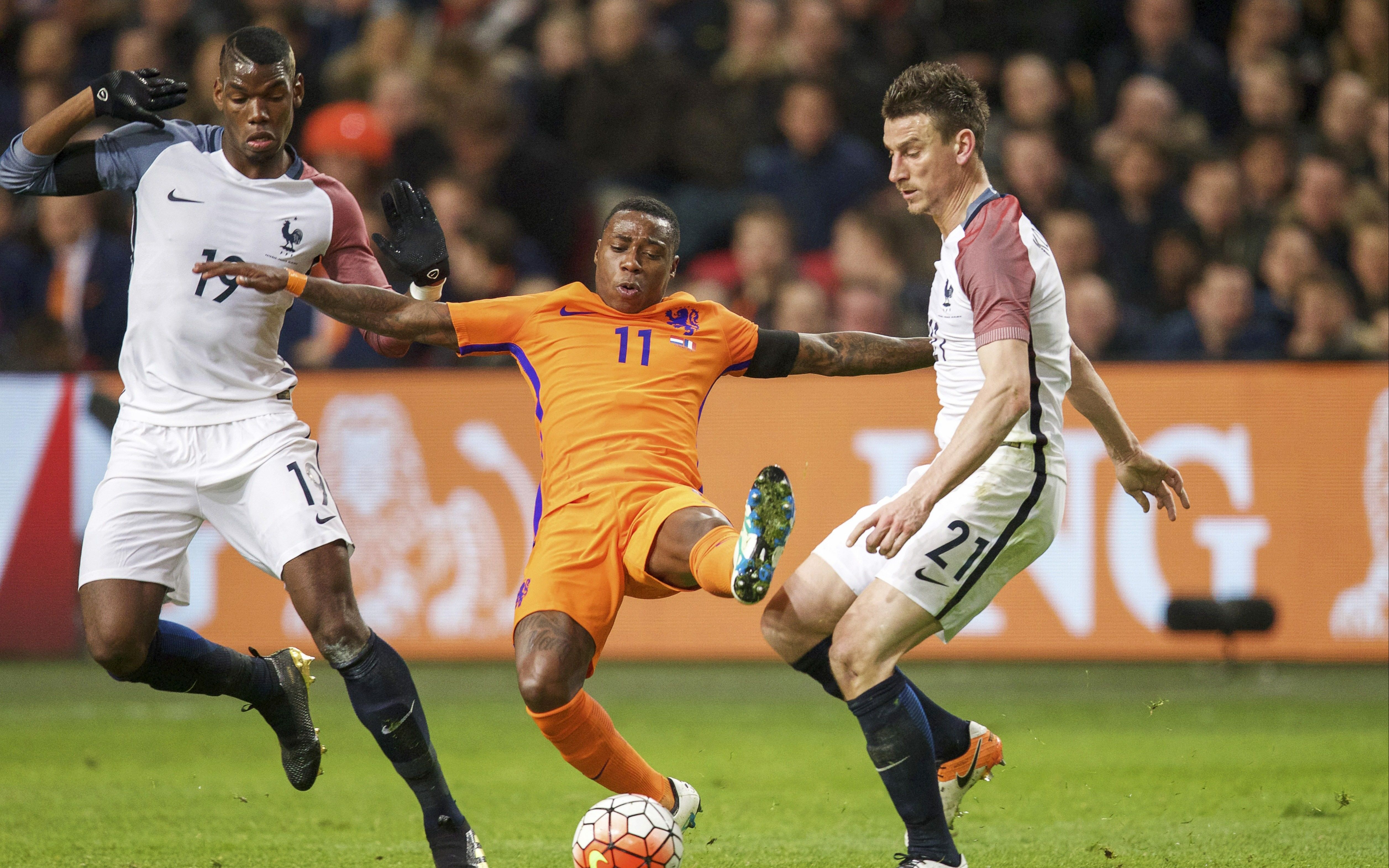 法国足球职业联赛竞争激烈，场面火爆的简单介绍