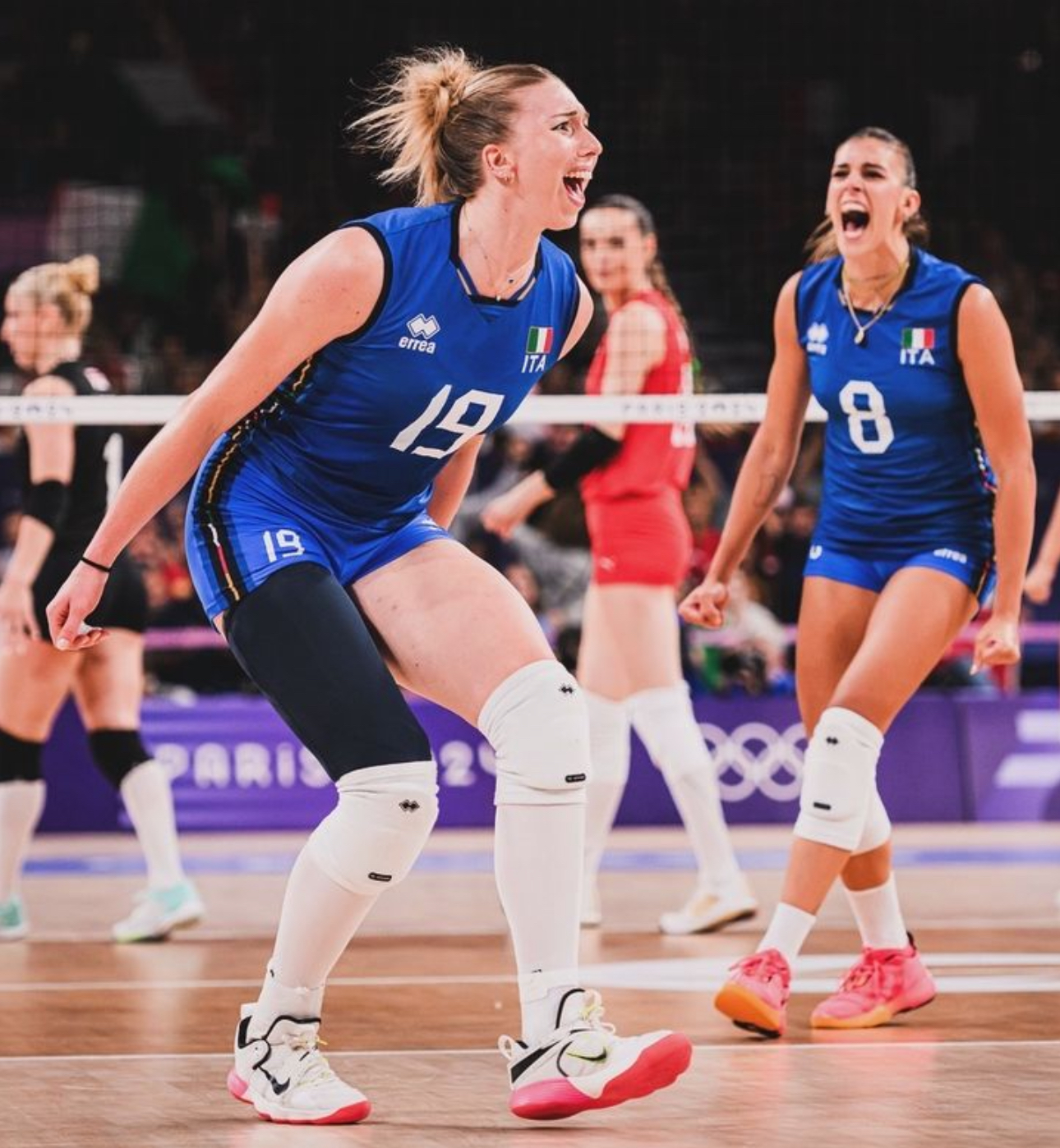 法国女足球队表现出色，赢得比赛