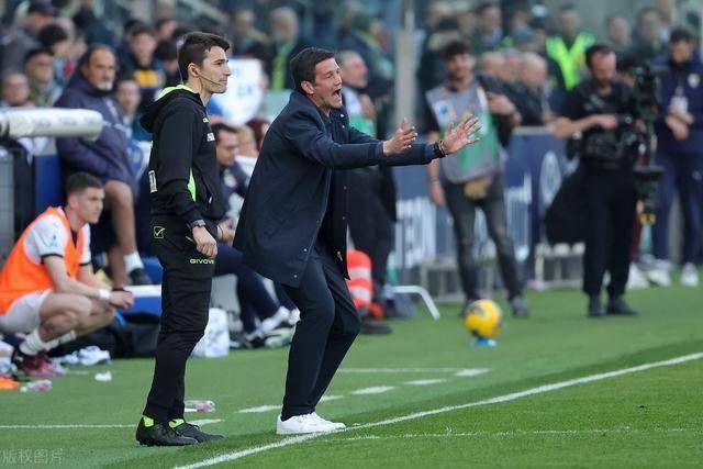 帕尔马队战术失误频出，客场失利，需总结教训的简单介绍