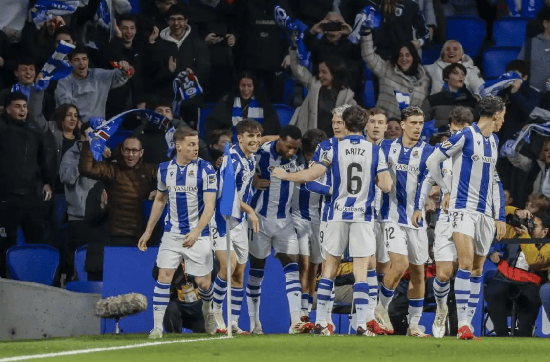 包含西班牙球队凭借进球巧妙晋级，精彩一战引爆球迷热情的词条