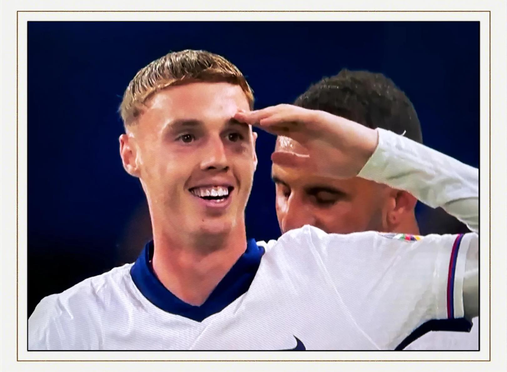 包含西班牙球队凭借进球巧妙晋级，精彩一战引爆球迷热情的词条