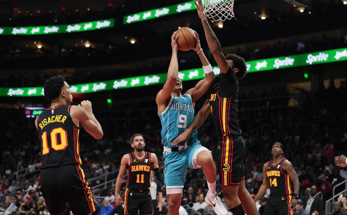 开云体育在线登录-猛龙队残阵击败对手，成功晋级下一轮的简单介绍