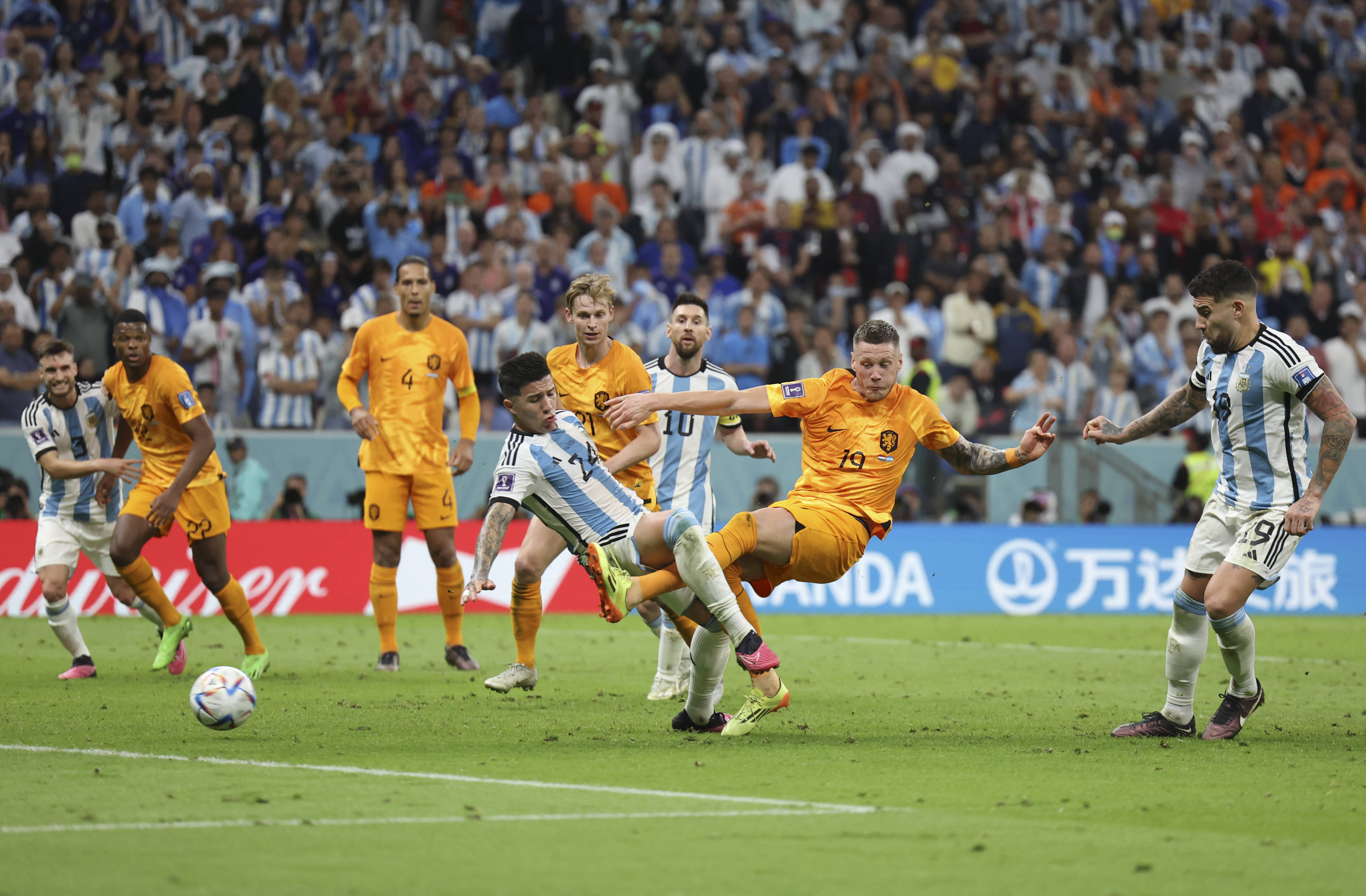 荷兰足球公会官方宣布新任主教练 荷兰足球公会官方宣布新任主教练