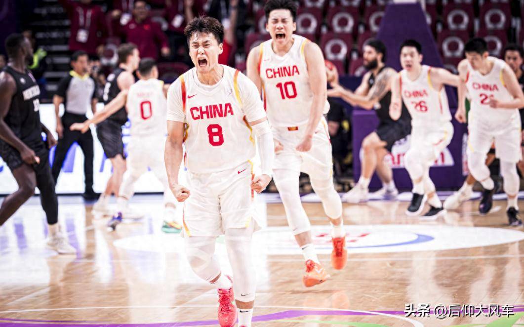 陕西男篮在比赛中展现出强大的团队实力 陕西男篮在比赛中展现出强大的团队实力