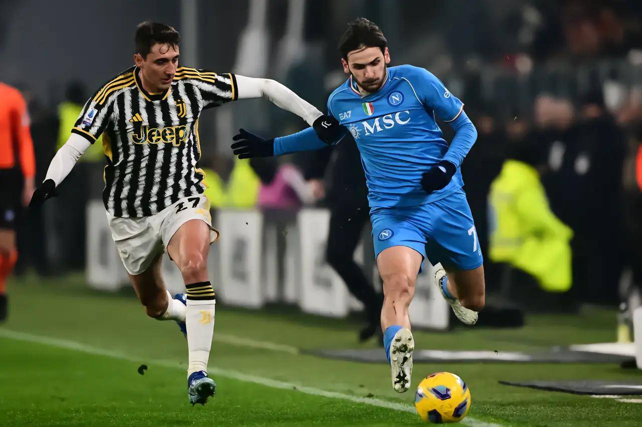 意甲比赛中一位球员表现出色 意甲比赛中一位球员表现出色