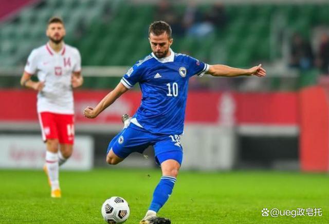 冰岛队在欧预赛中战胜对手,受到赞誉 冰岛队在欧预赛中战胜对手,受到赞誉