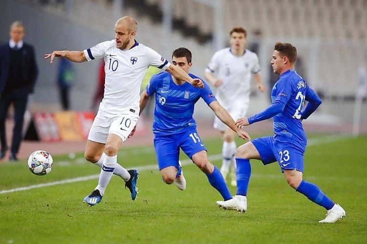 波兰队将在赛场上迎战瑞士队 波兰队将在赛场上迎战瑞士队