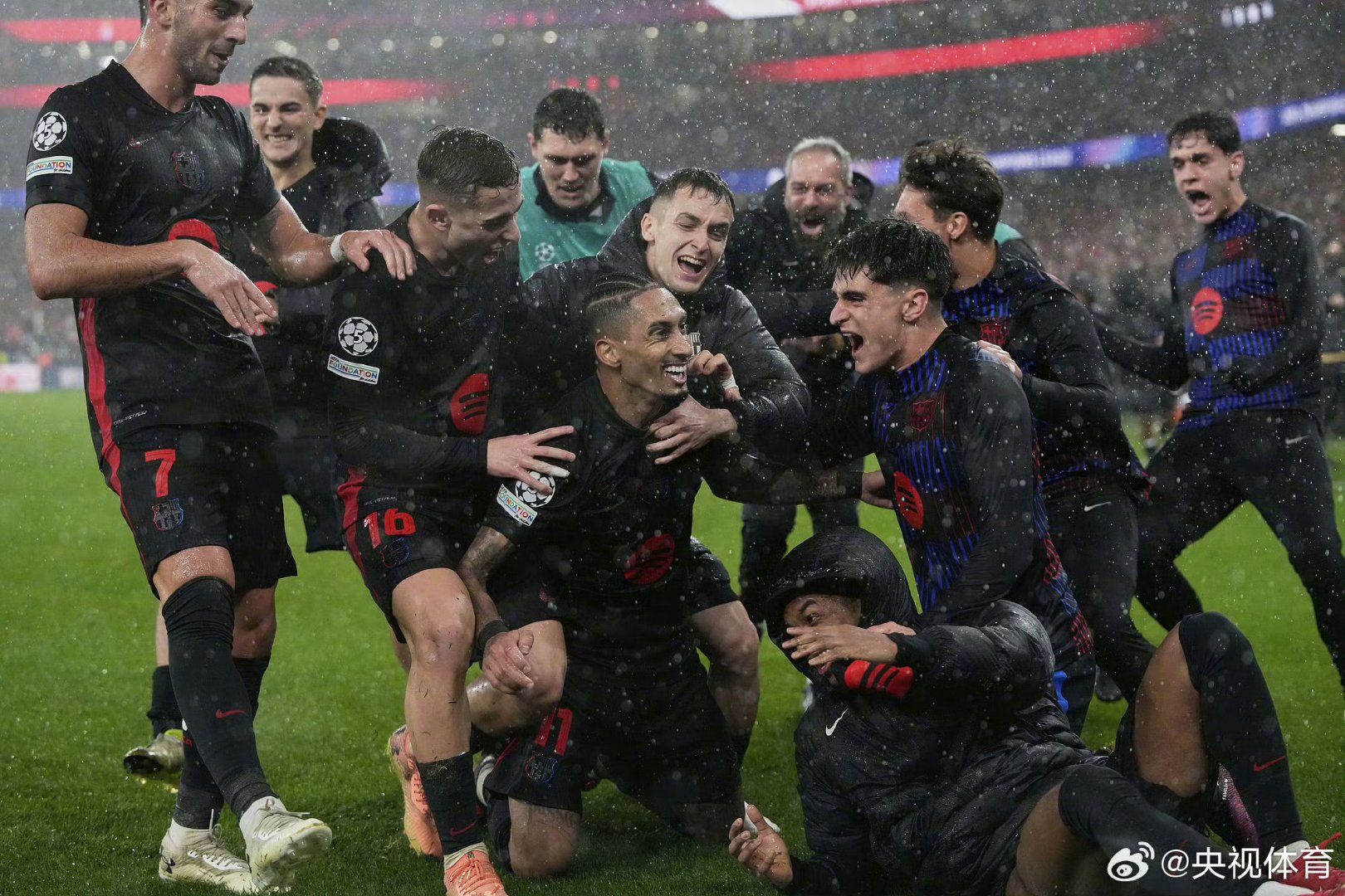 塞维利亚主场惨败，降级区危机四伏的简单介绍