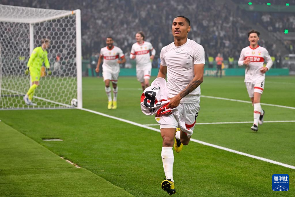 斯图加特球员展现团结意志战胜困难的简单介绍