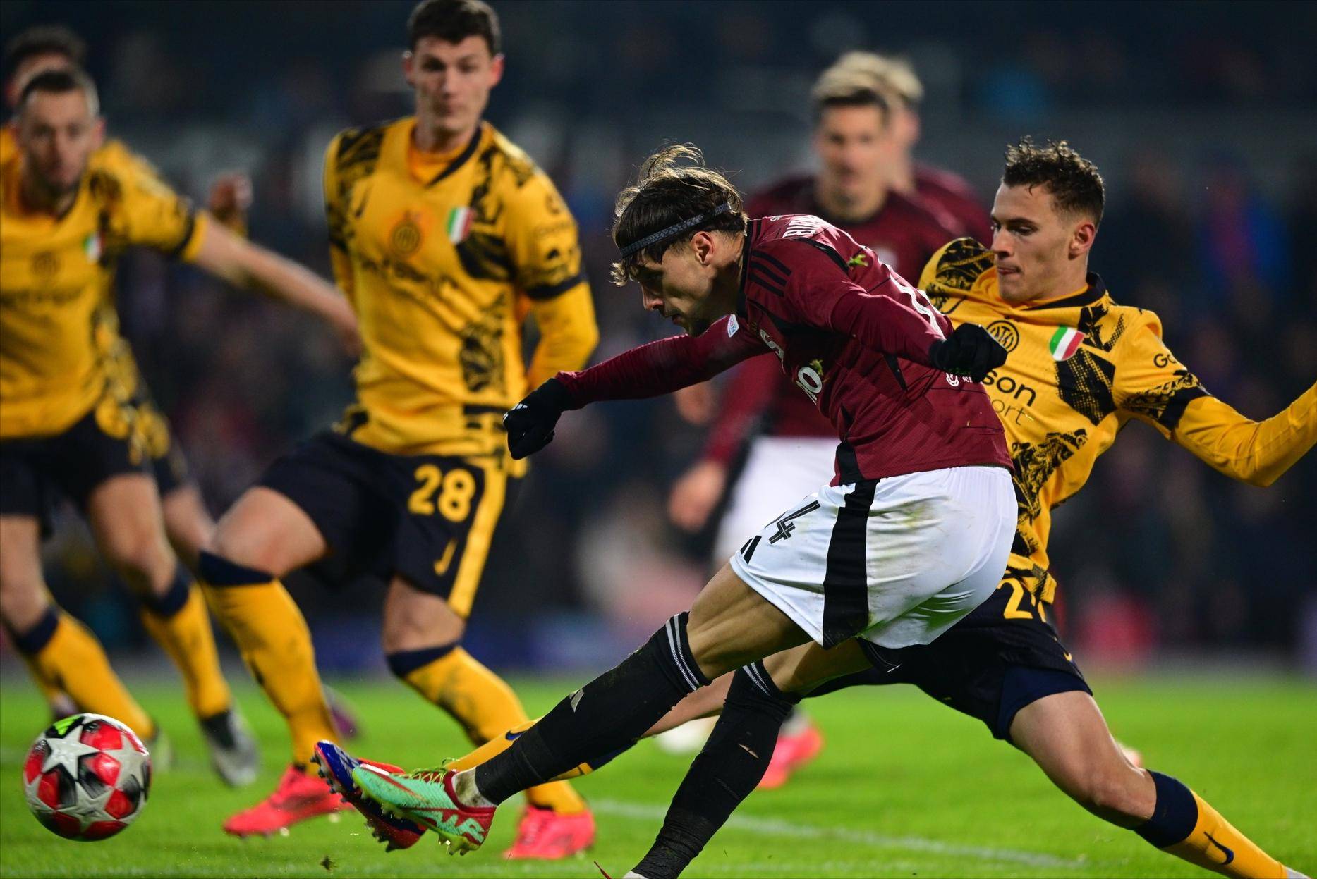 勒沃库森大胜对手，豪取三分稳固联赛前四