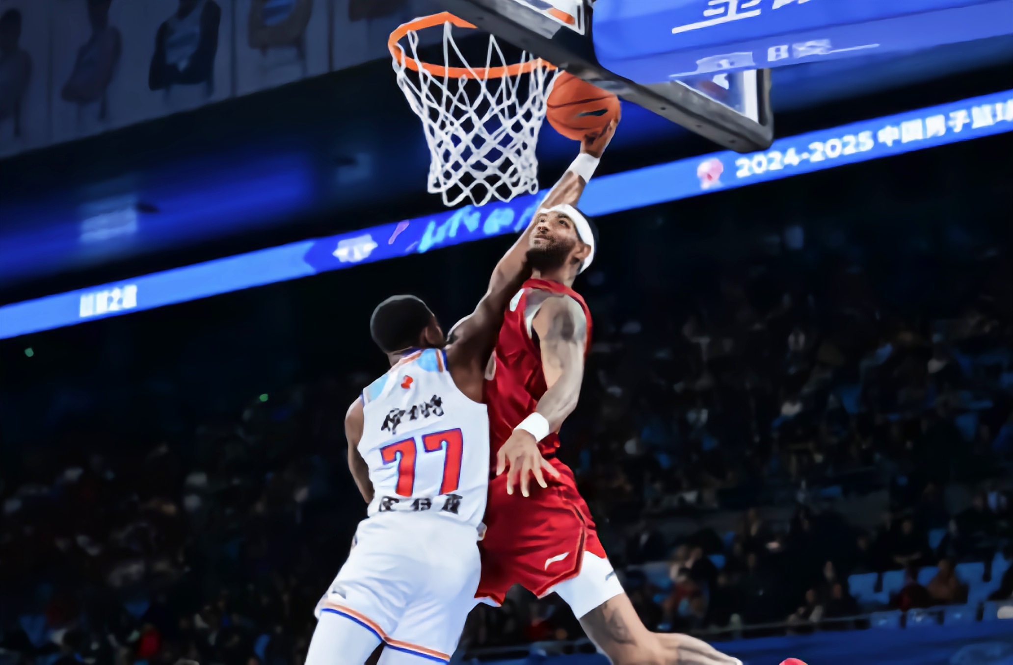 开云体育官网入口-篮球球队战绩直线上升，气势如虹